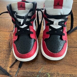 Nike Air Jordan 1 Chicago Toe.